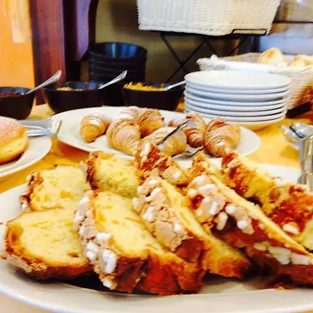 Отель Austria 3*